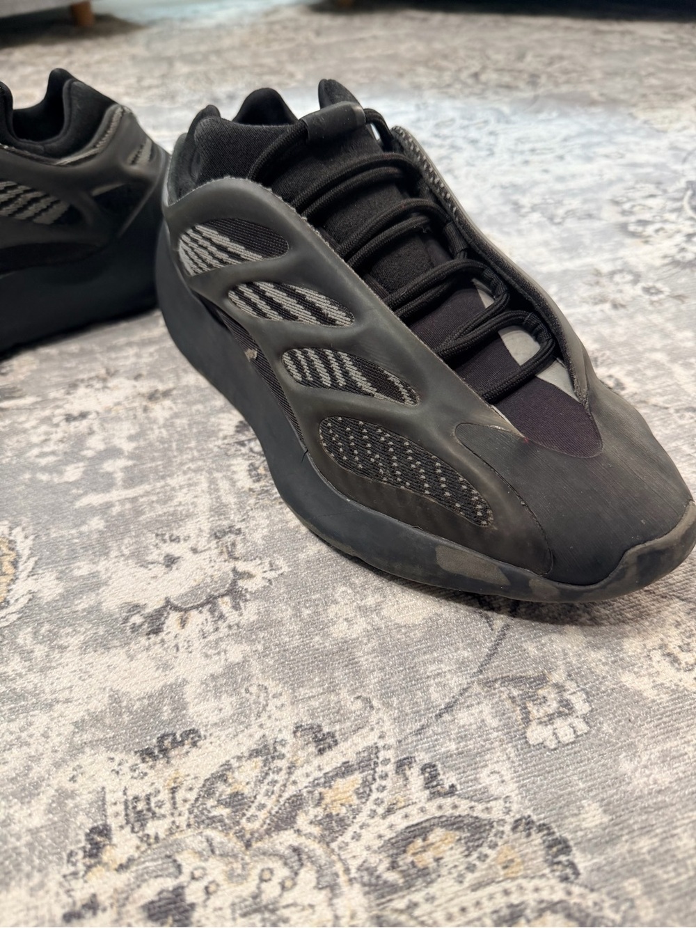 Adidas Yeezy 700 V3 Dark Glow GX6144 Men’s Size 9 Black Sneakers - Picture 5 of 10